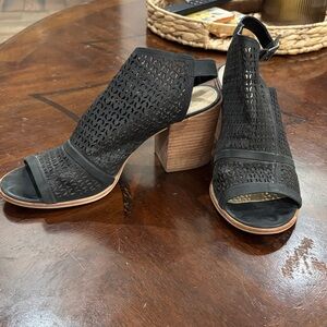 Vince Camuto Black Peep-Toe Heels